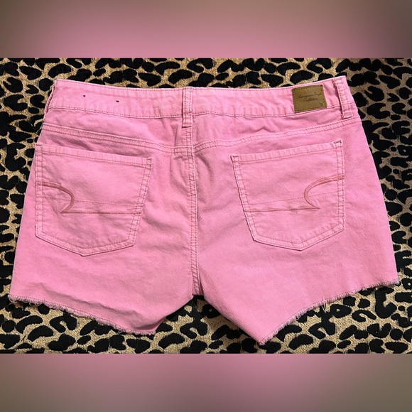 Like new Y2K pink corduroy shorts - Picture 2 of 4